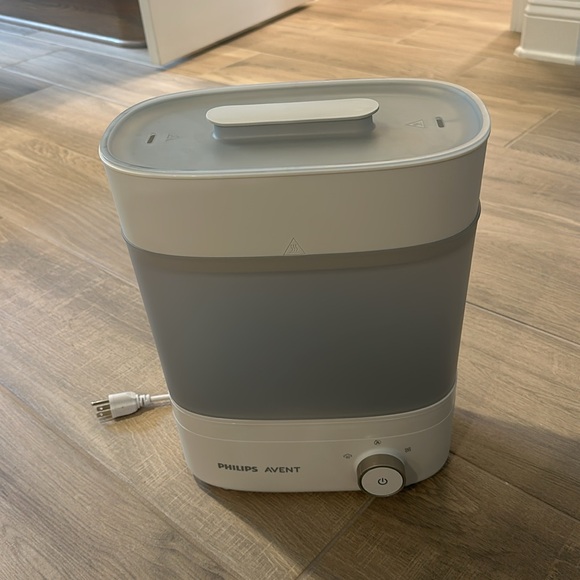 Philips Avent bottle sterilizer and dryer. - Picture 2 of 8